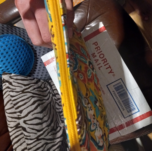 Two Vera Bradley Paisley Lined Zippered Travel Make Up Storage Pouch - Picture 6 of 14